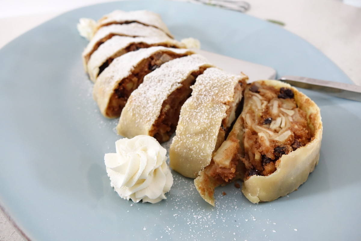 Finished Wiener Apfelstrudel