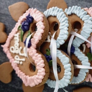 Wiesnherzen Lebkuchenherzen dirndl kitchen recipe