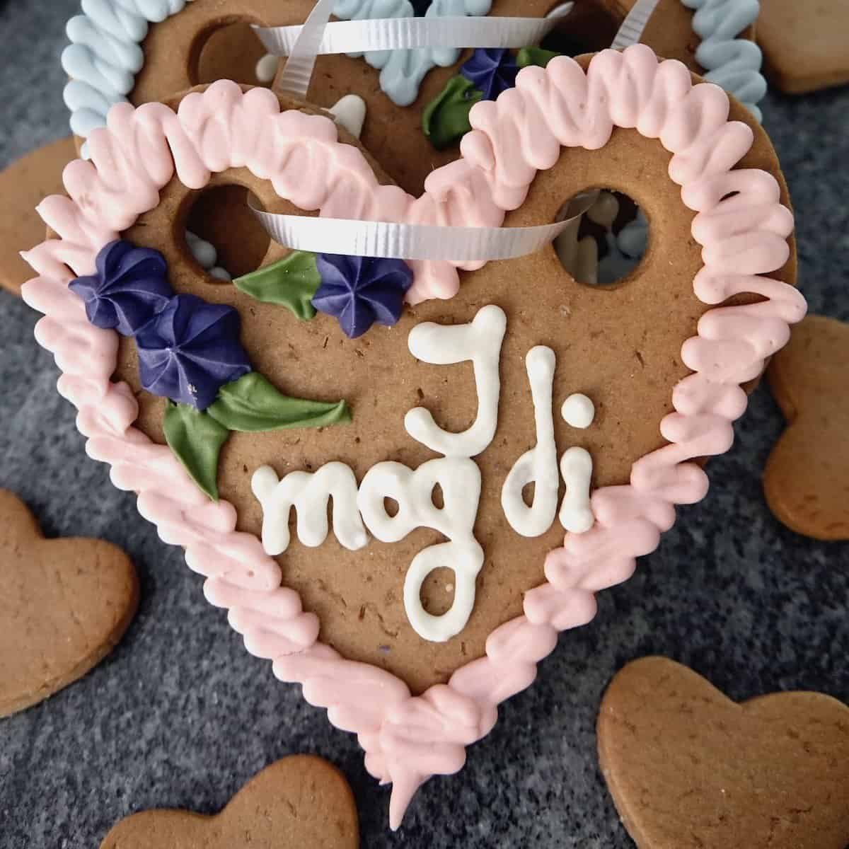 Wiesnherzen Lebkuchenherzen dirndl kitchen recipe