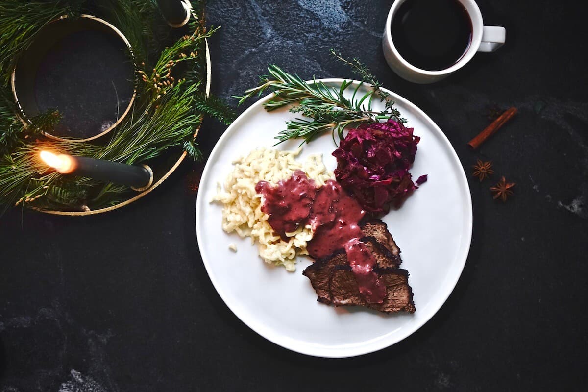 dirndl kitchen glühweinbraten mulled wine roast recipe1