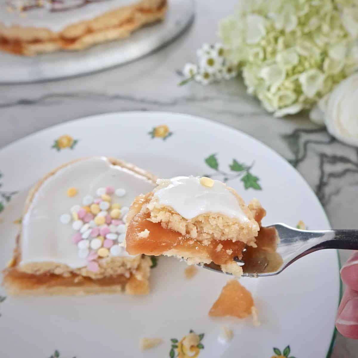 dirndl kitchen apfelmuskuchen german apple sauce cake recipe12