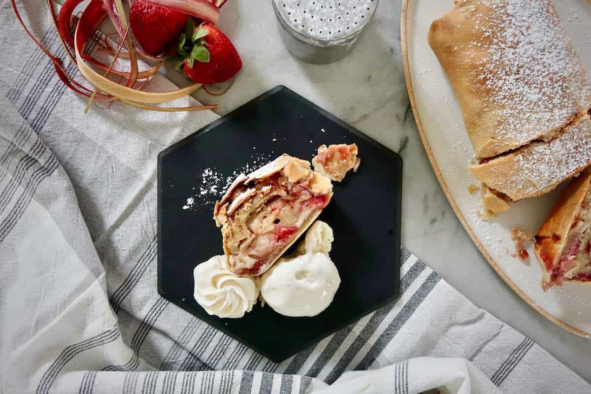 dirndl kitchen strawberry rhubarb strudel2