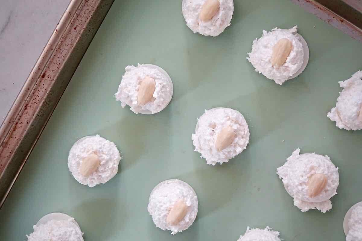 Kokosmakronen The BEST German Recipe Coconut Macaroons dirndl kitchen
