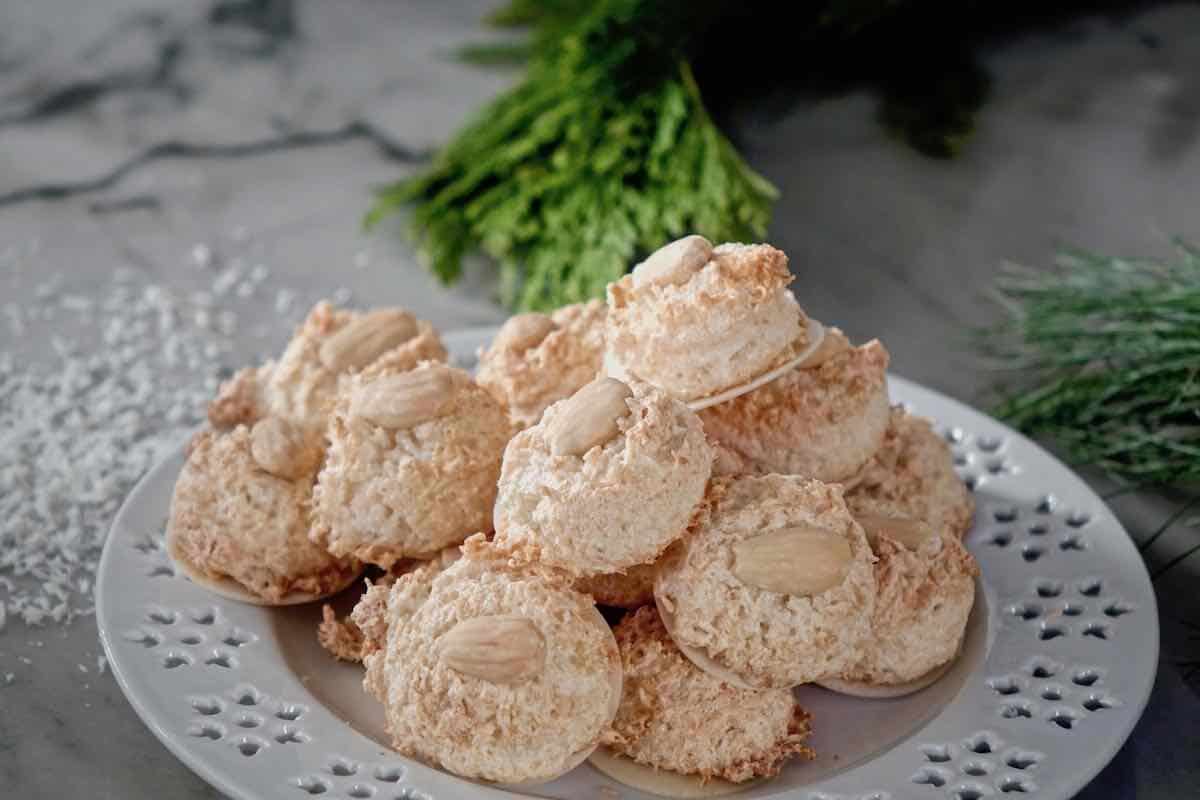 Kokosmakronen The BEST German Recipe Coconut Macaroons dirndl kitchen