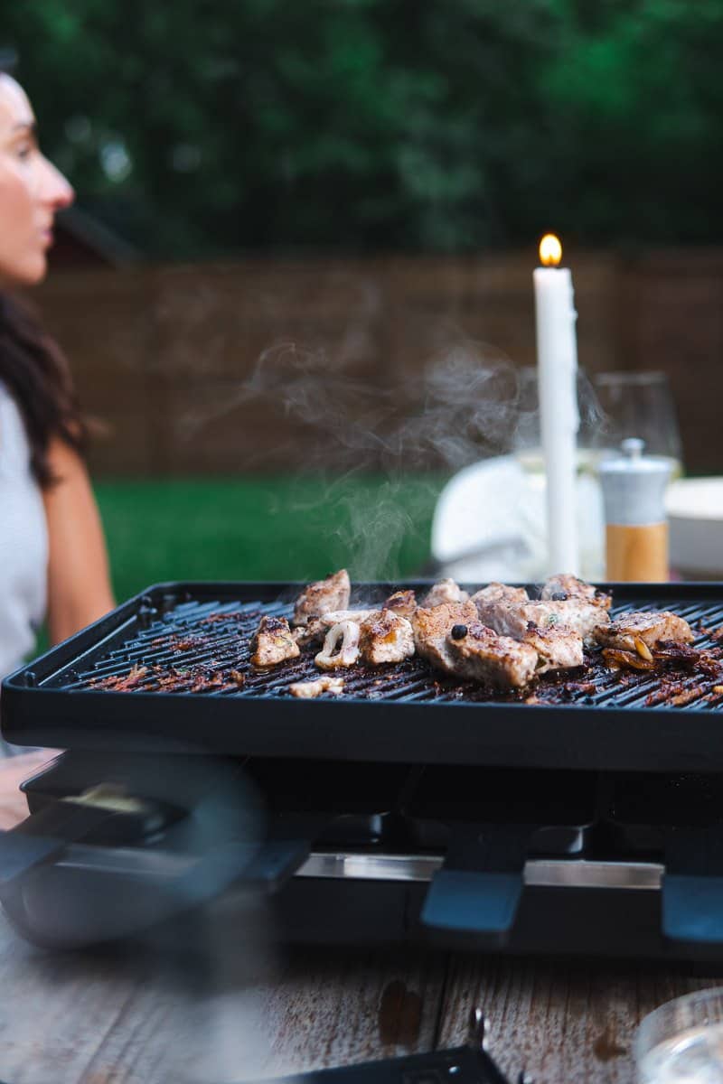 side view of raclette grill