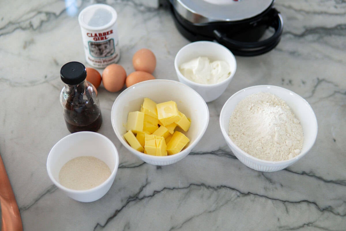 Ingredients for German yogurt waffles.