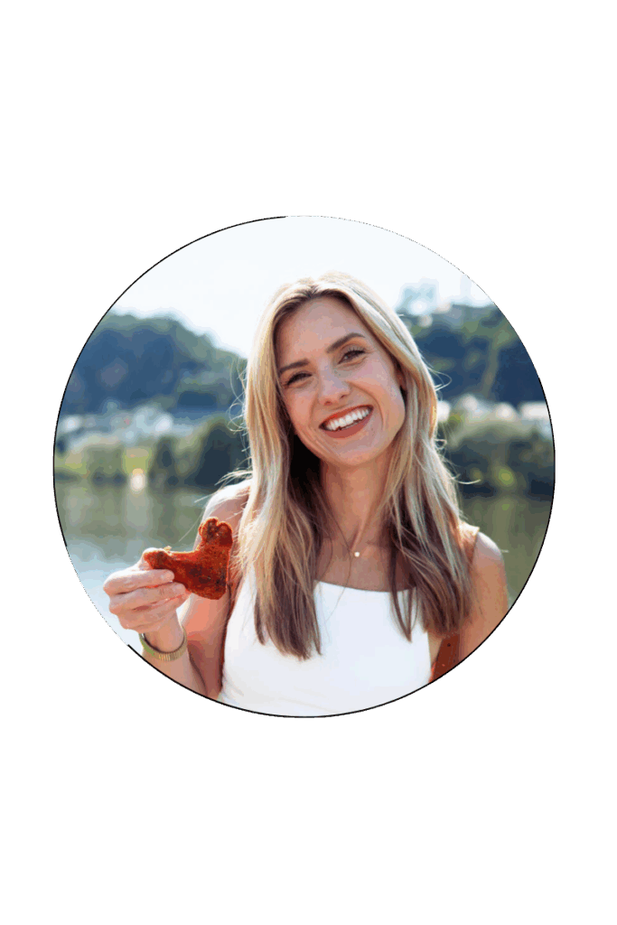 Headshot of Sophie Sadler, German cookbook author and food blog author.